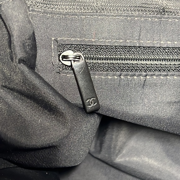 Chanel Tote - Picture 5 of 13